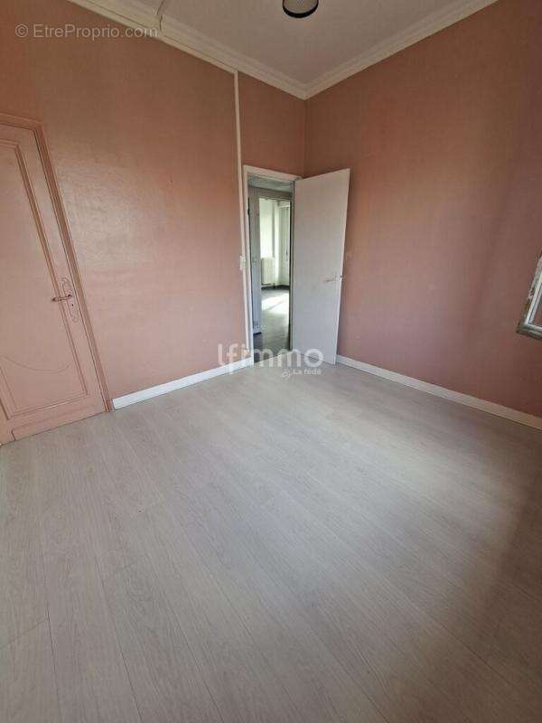 Appartement à MARSEILLE-4E