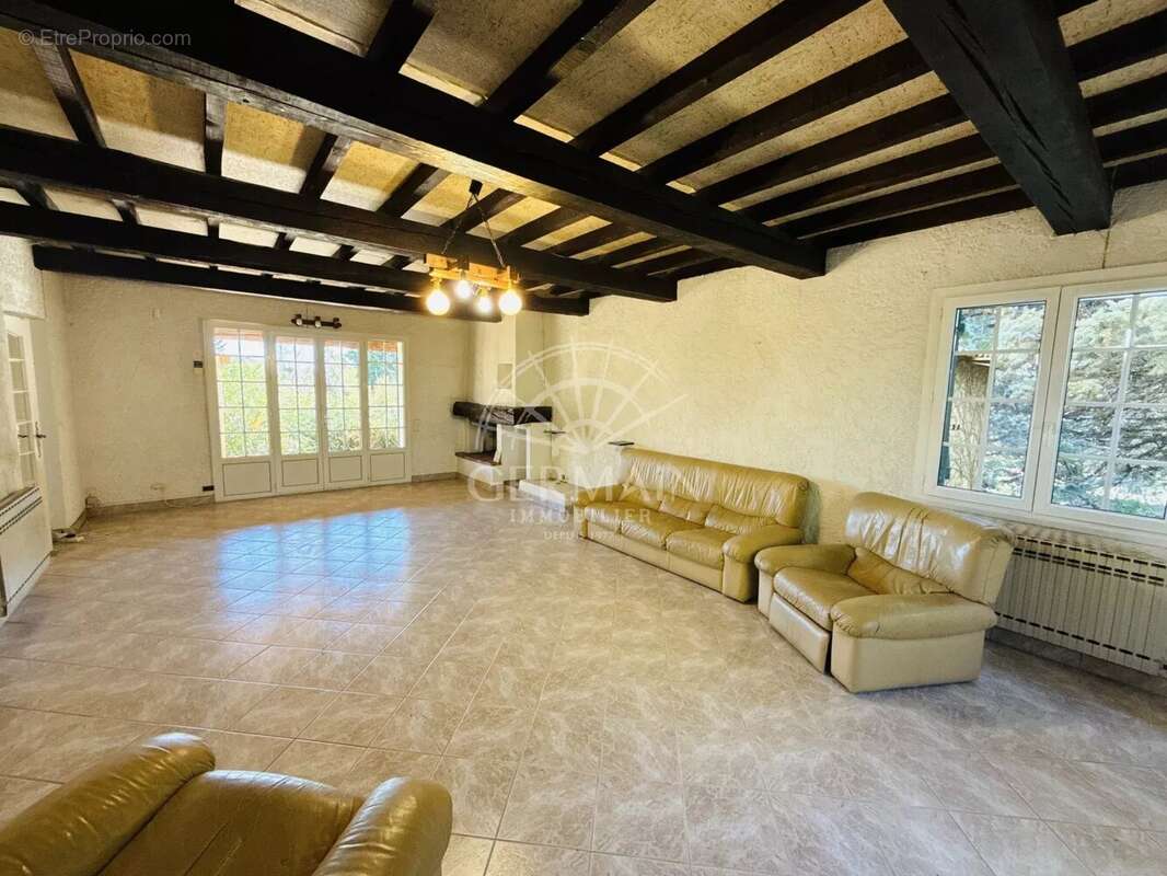 Maison à SAUMANE-DE-VAUCLUSE