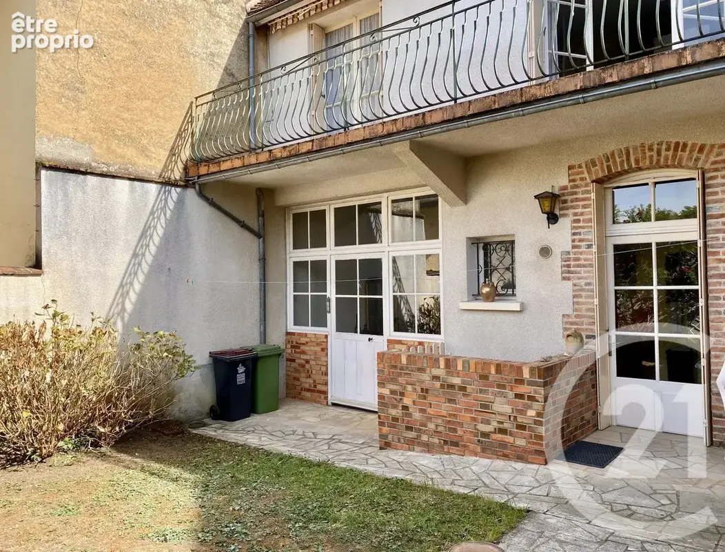 Maison à SAINT-AMAND-EN-PUISAYE