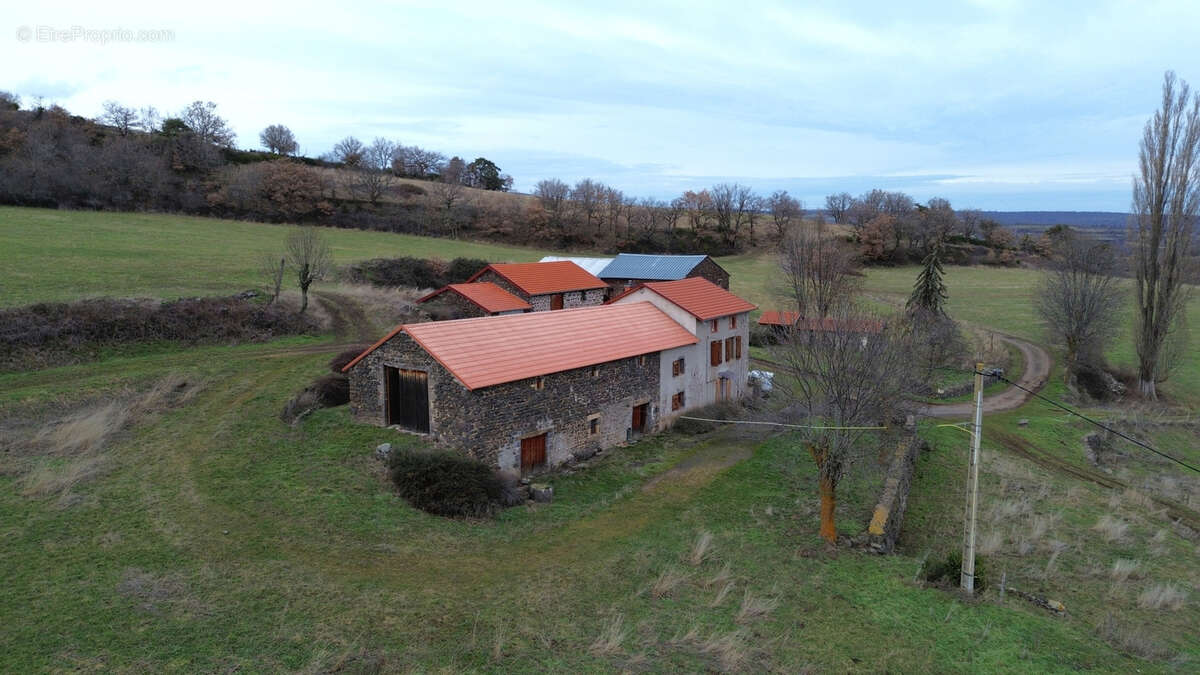 Maison à AURIAC-L'EGLISE