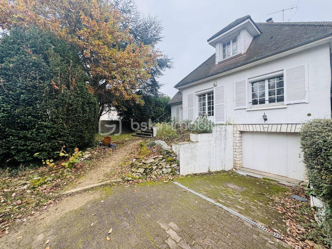 Maison à SAINT-JEAN-DE-BRAYE