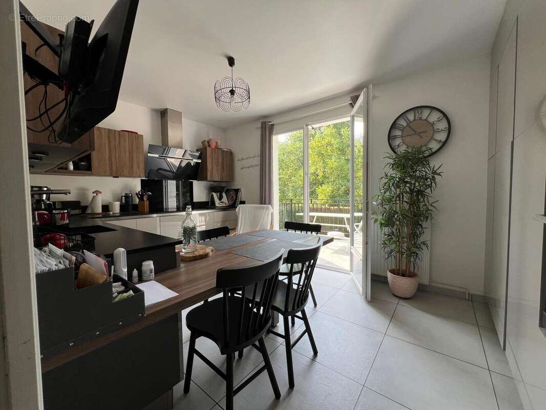 Photo 7 - Maison à LE MESNIL-SAINT-DENIS