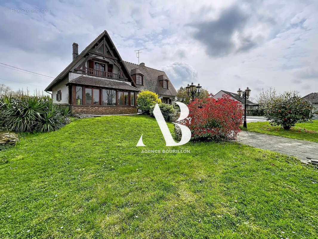 Maison à LE PLESSIS-FEU-AUSSOUX