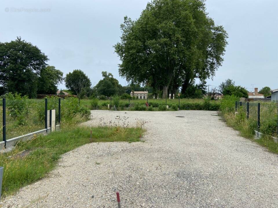 Terrain à CASTELNAU-DE-MEDOC