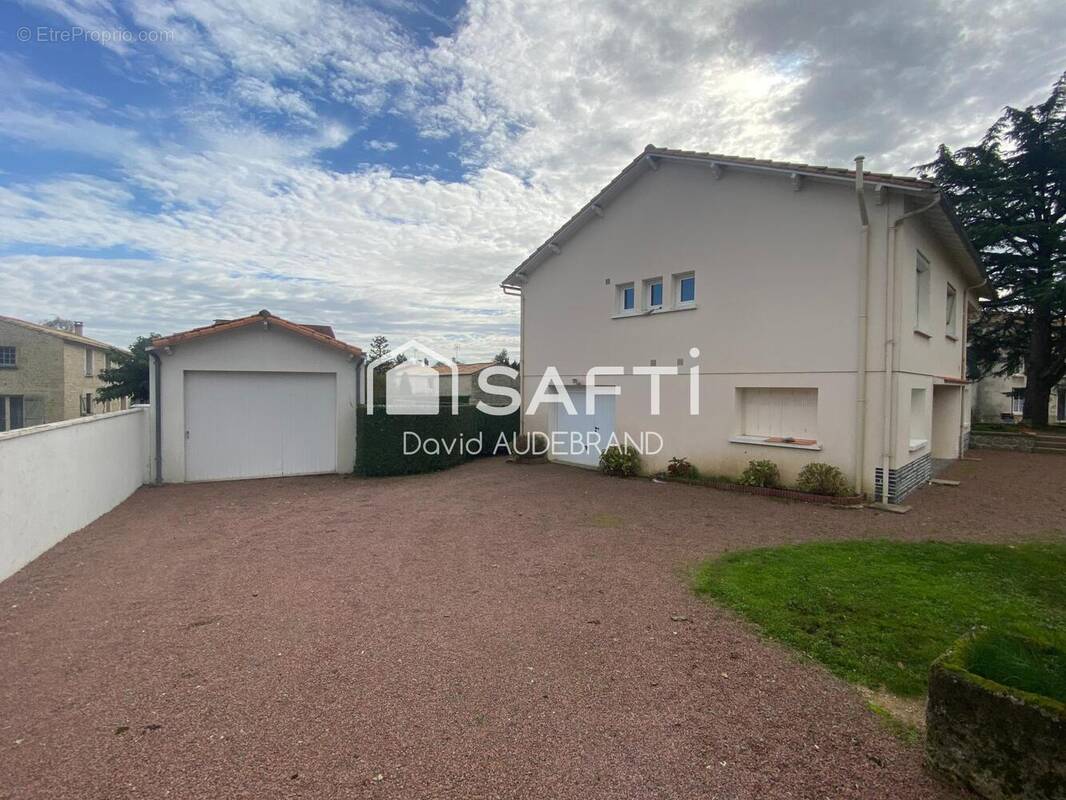 Photo 1 - Maison à SAINTE-OUENNE