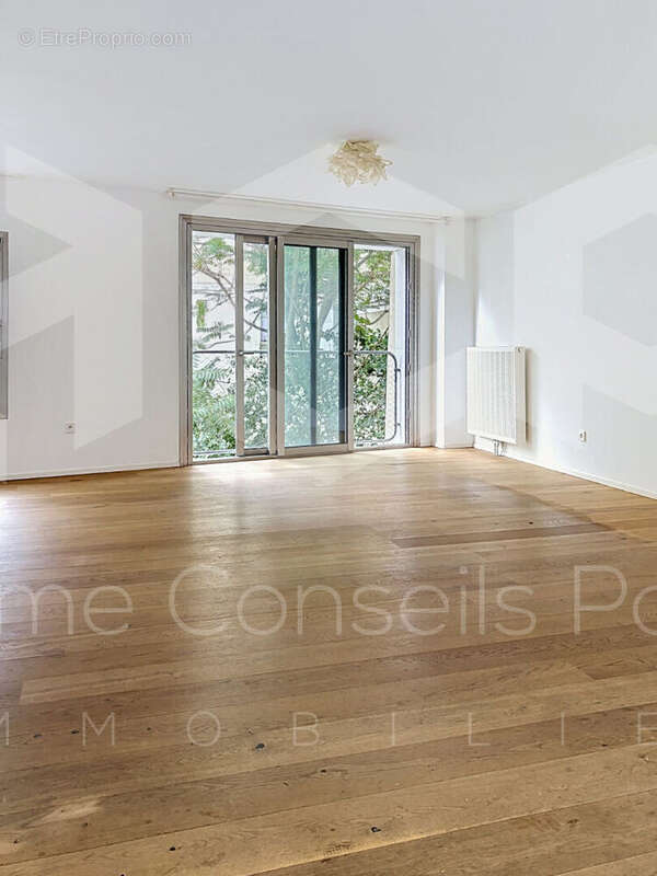Appartement à PARIS-14E