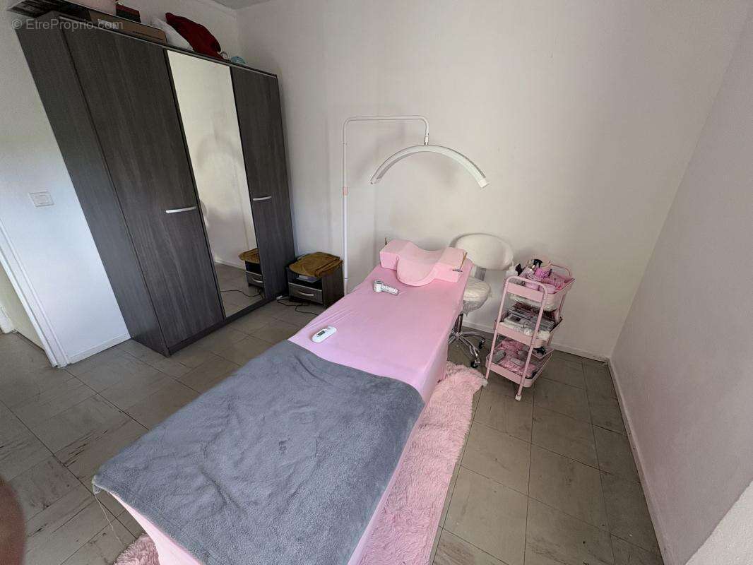Appartement 55 m² à Les Abymes  - photo 8