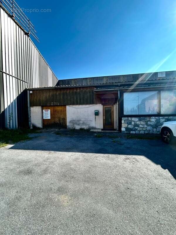 Commerce à FRONTENEX