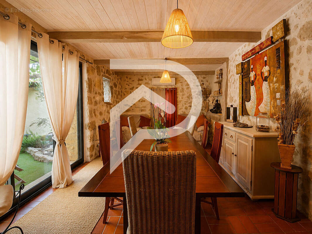 Maison à vendre Saint Montan 13 pièce(s) 296 m2 - photo 3