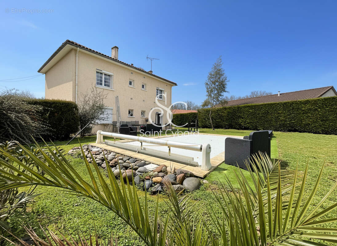 Maison à SAINT-YRIEIX-SUR-CHARENTE
