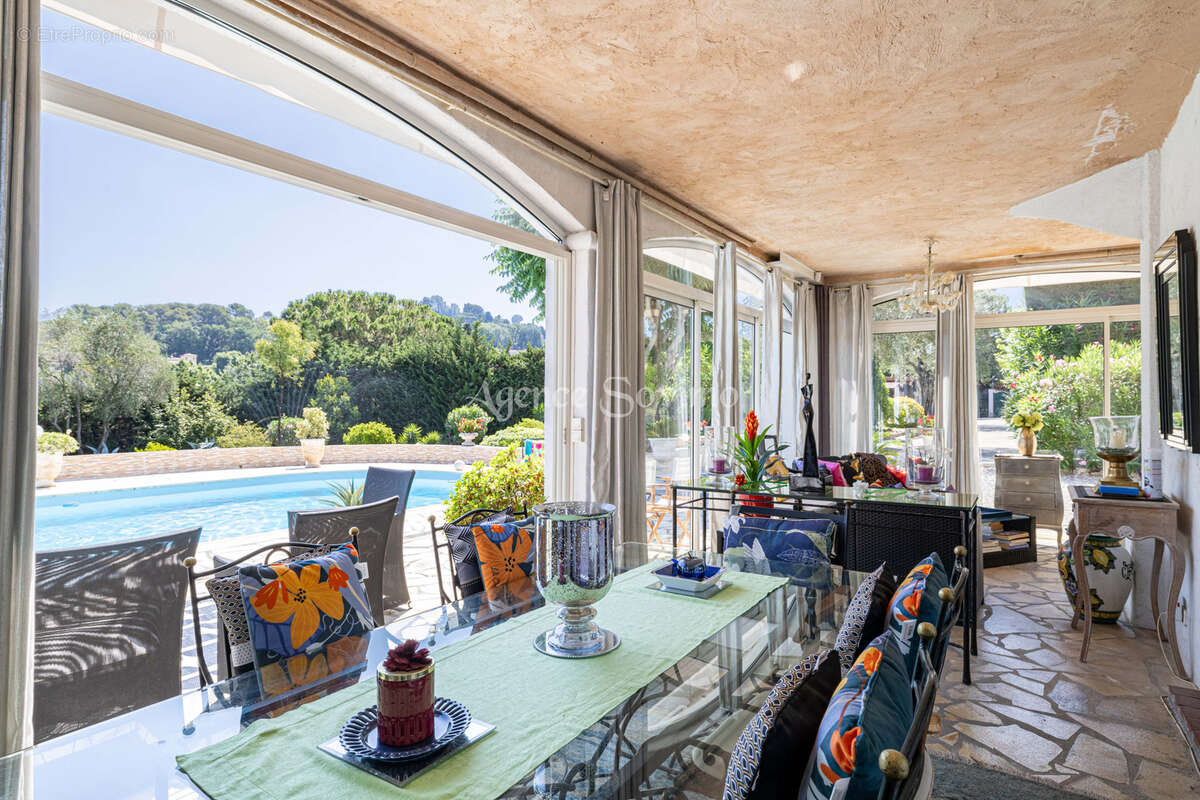 Maison à MOUGINS