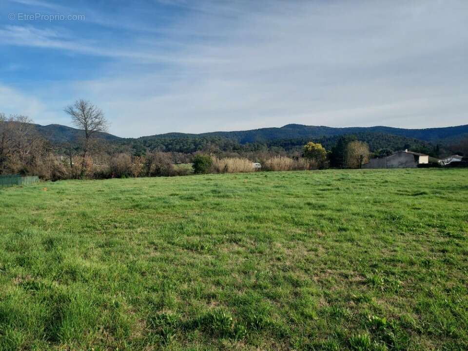 Terrain à PIGNANS