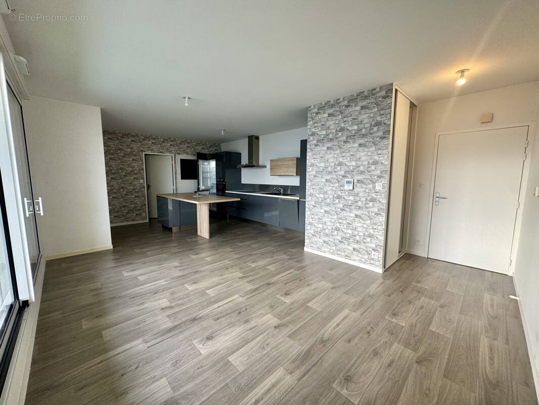 Appartement à ORGERES