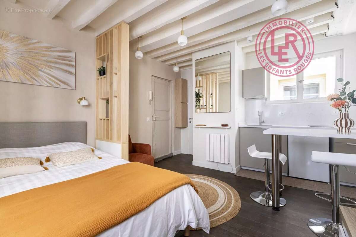 Appartement à PARIS-3E