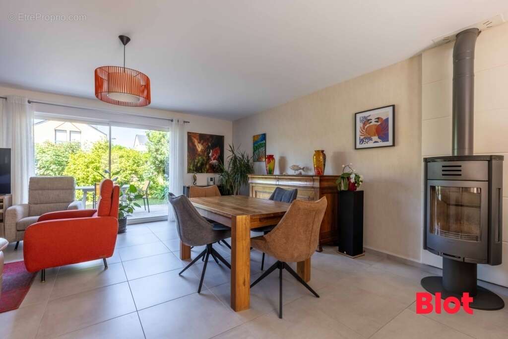 Maison à SAINT-JACQUES-DE-LA-LANDE