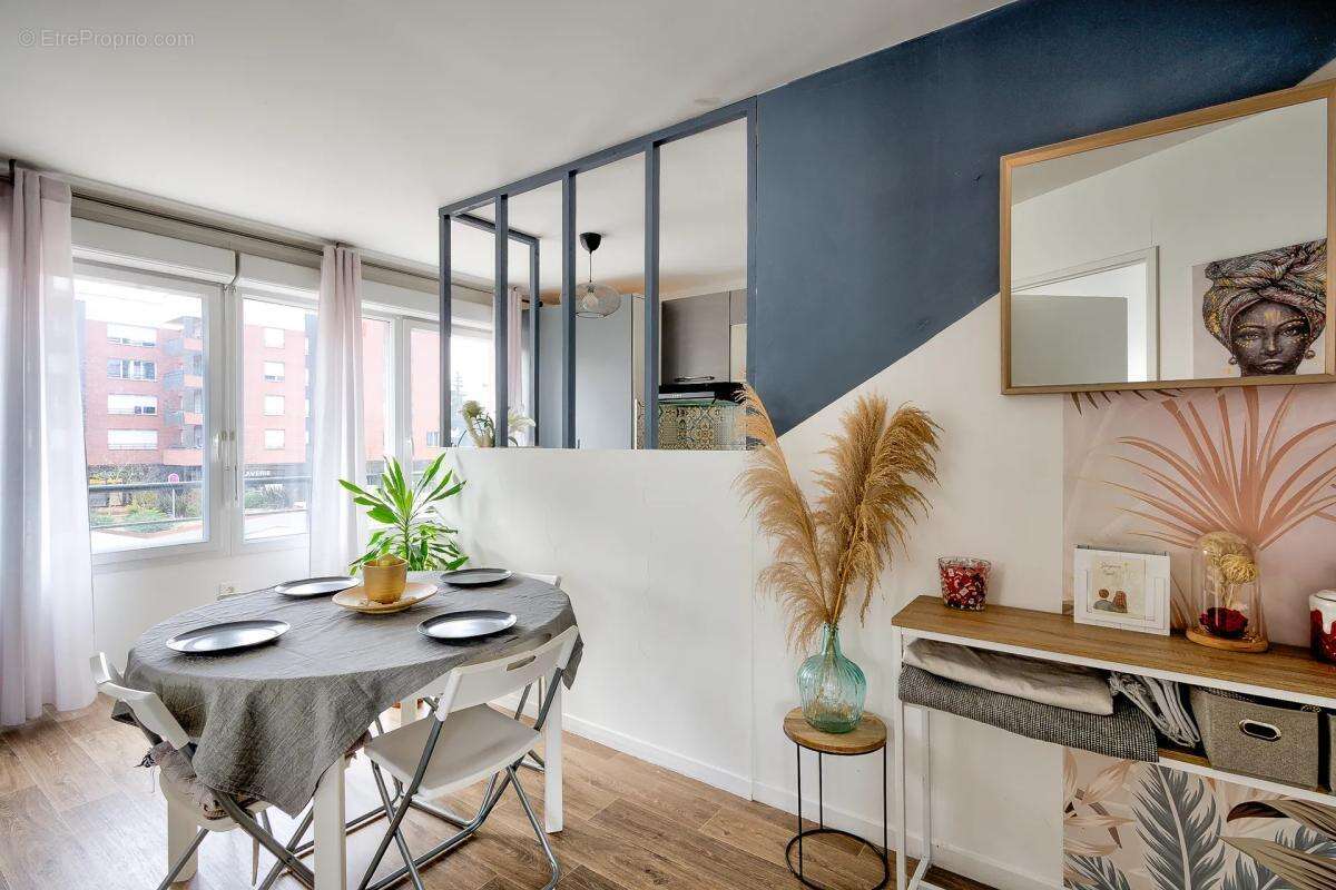 Appartement 5 pièces - 95 m² - Coeur de ville - Résidence de 2017 - Au calme - photo 5