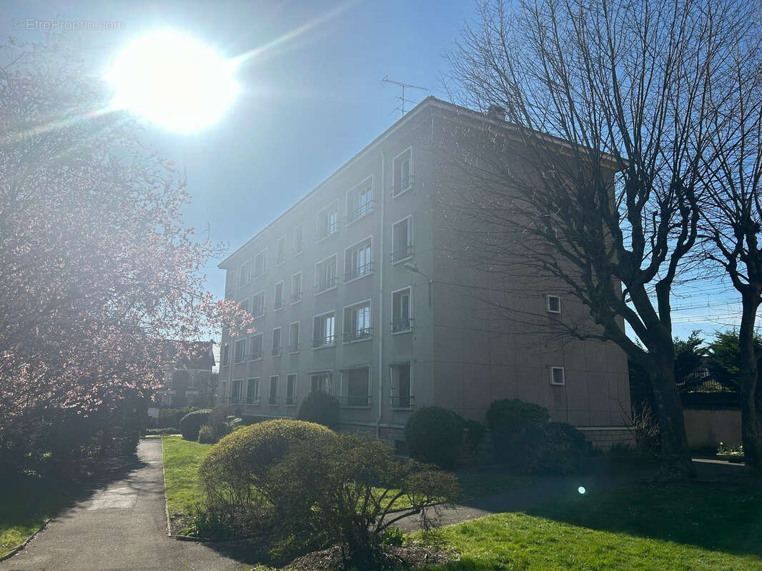 Appartement à SAINT-MAUR-DES-FOSSES