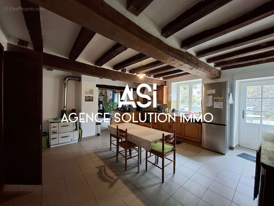 Maison à SAINT-PIERRE-SUR-ERVE