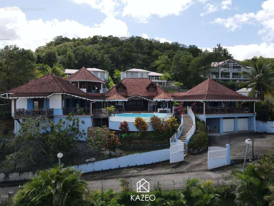 Maison à LES TROIS-ILETS