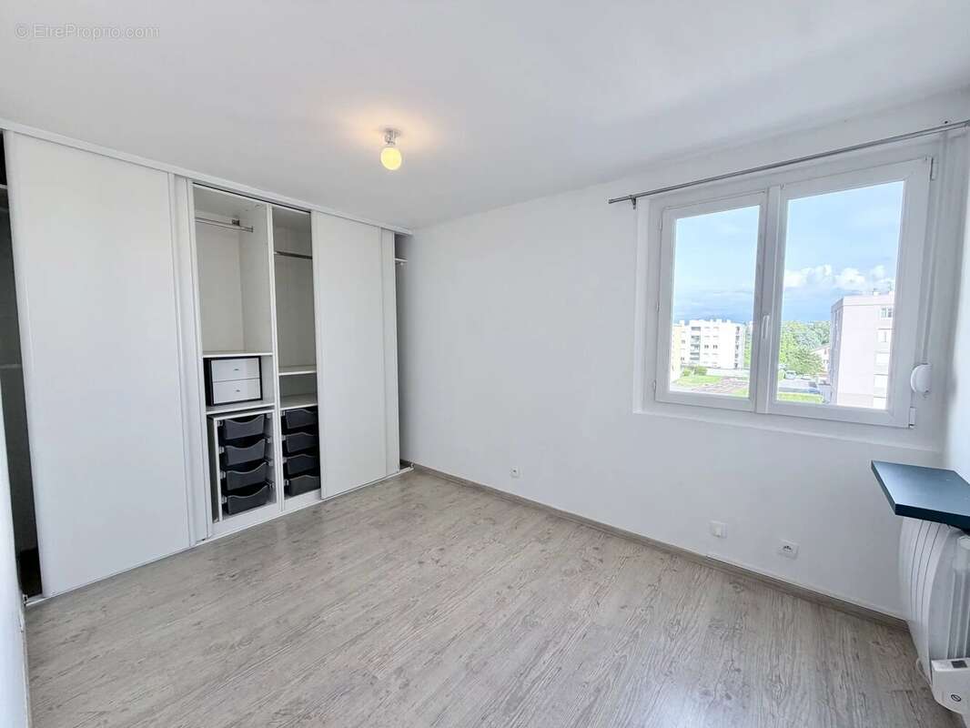 Appartement à GUILHERAND-GRANGES