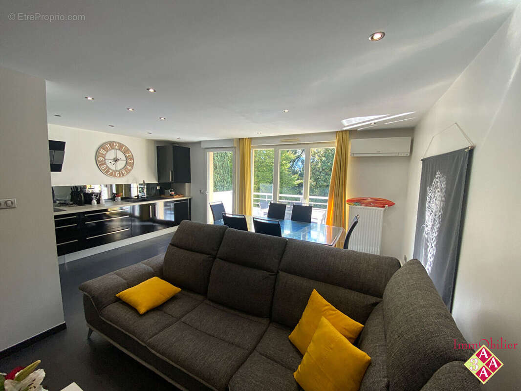 Appartement à SAINT-NAZAIRE-LES-EYMES