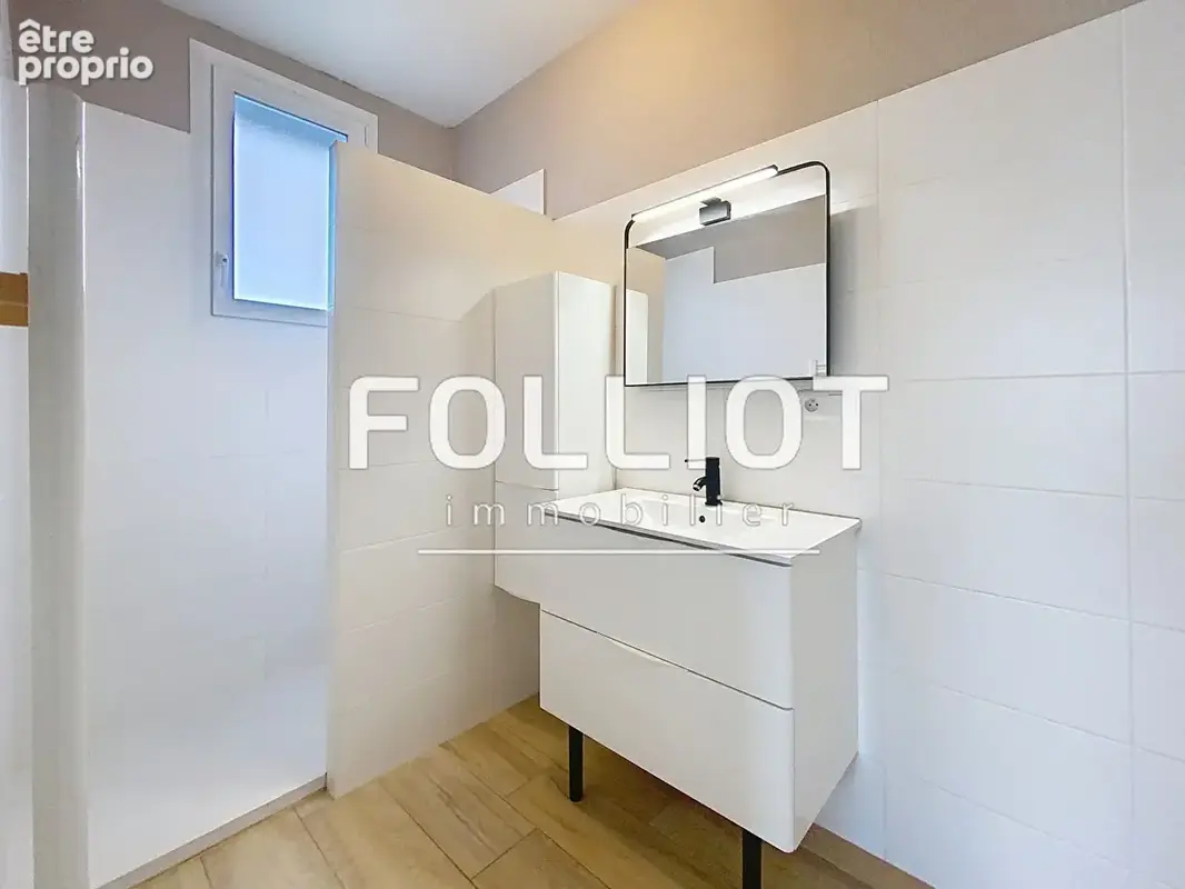 A VENDRE - Appartement lumineux T4 à FOUGERES - photo 5