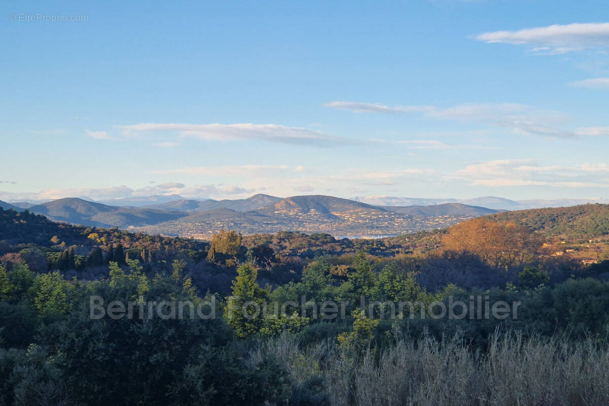 Appartement à LA CROIX-VALMER