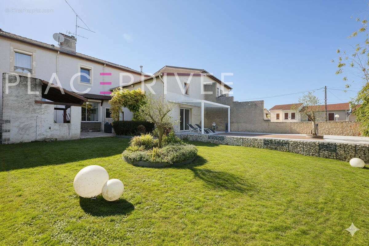 Maison à CHOLOY-MENILLOT