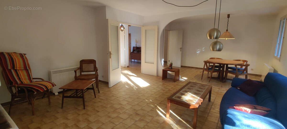 Maison à MONTFERRAT