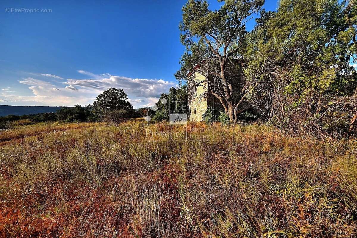 Maison à LES SALLES-SUR-VERDON