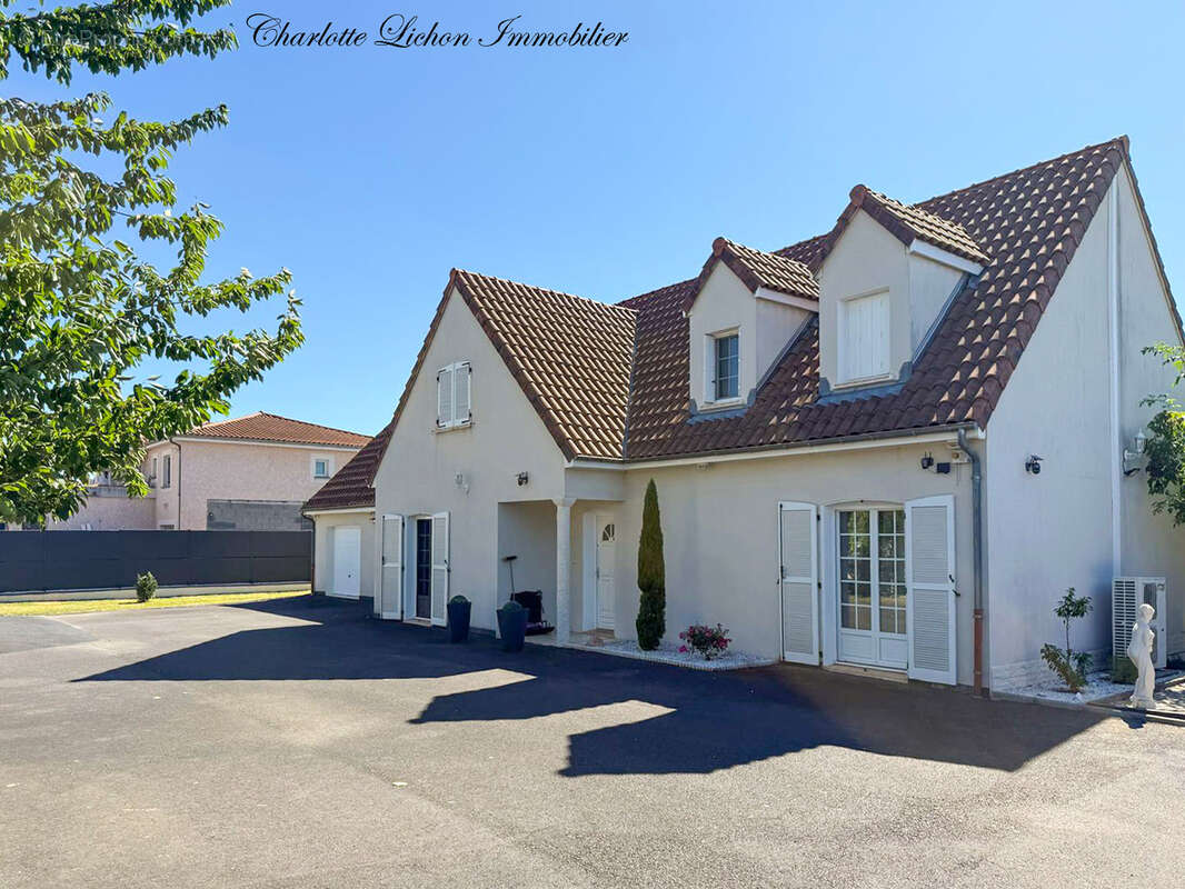 Maison 208 m2 - 292 m2 au sol - 5 chambres - véranda - garage - piscine  - cour et jardin - photo 4