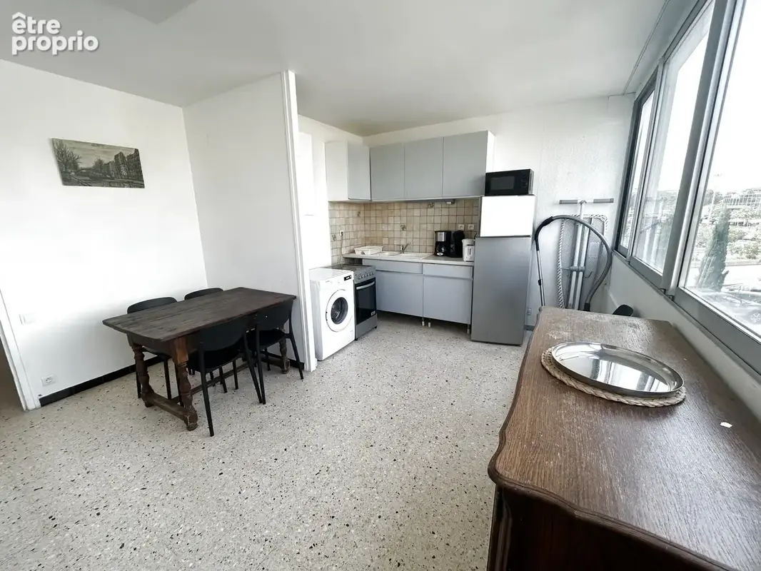 À Balaruc-Les-Bains, grand appartement avec balcon à vendre - photo 11