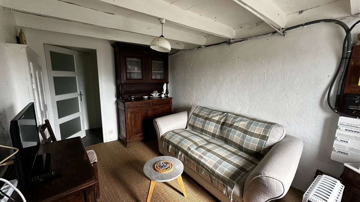 Maison à COLOMBIER-LE-VIEUX