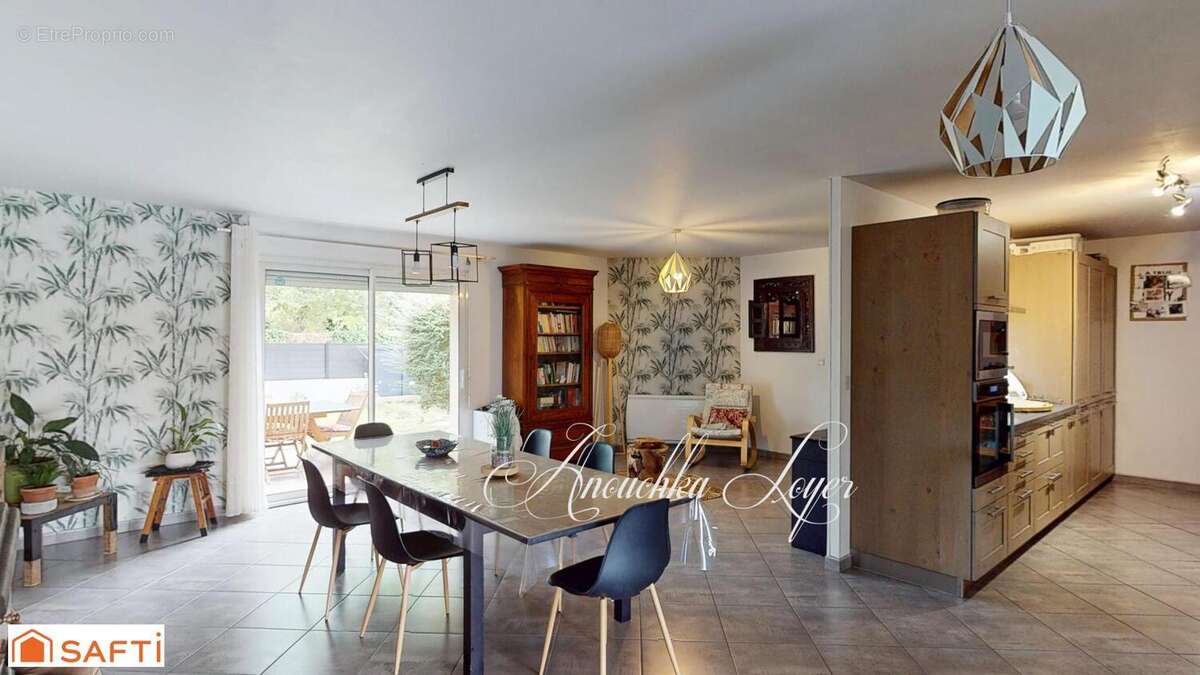 Maison 218 m² à Toulenne  - photo 4