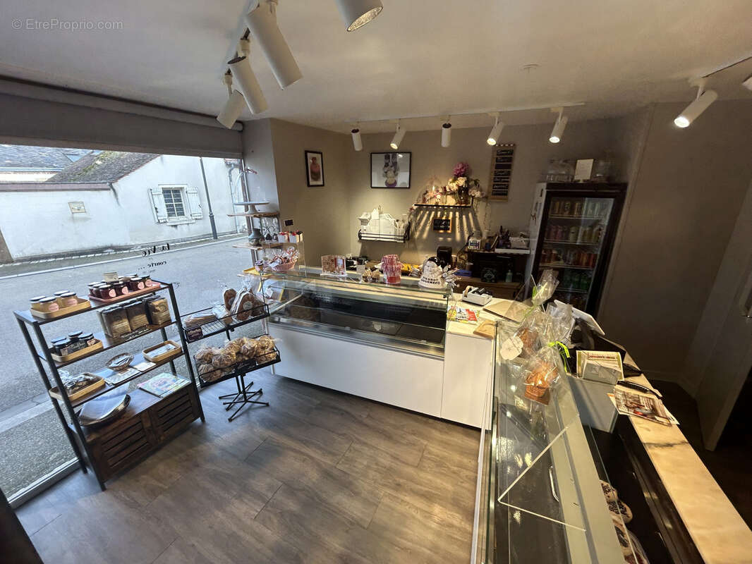 Commerce à SAINT-BENOIT-SUR-LOIRE