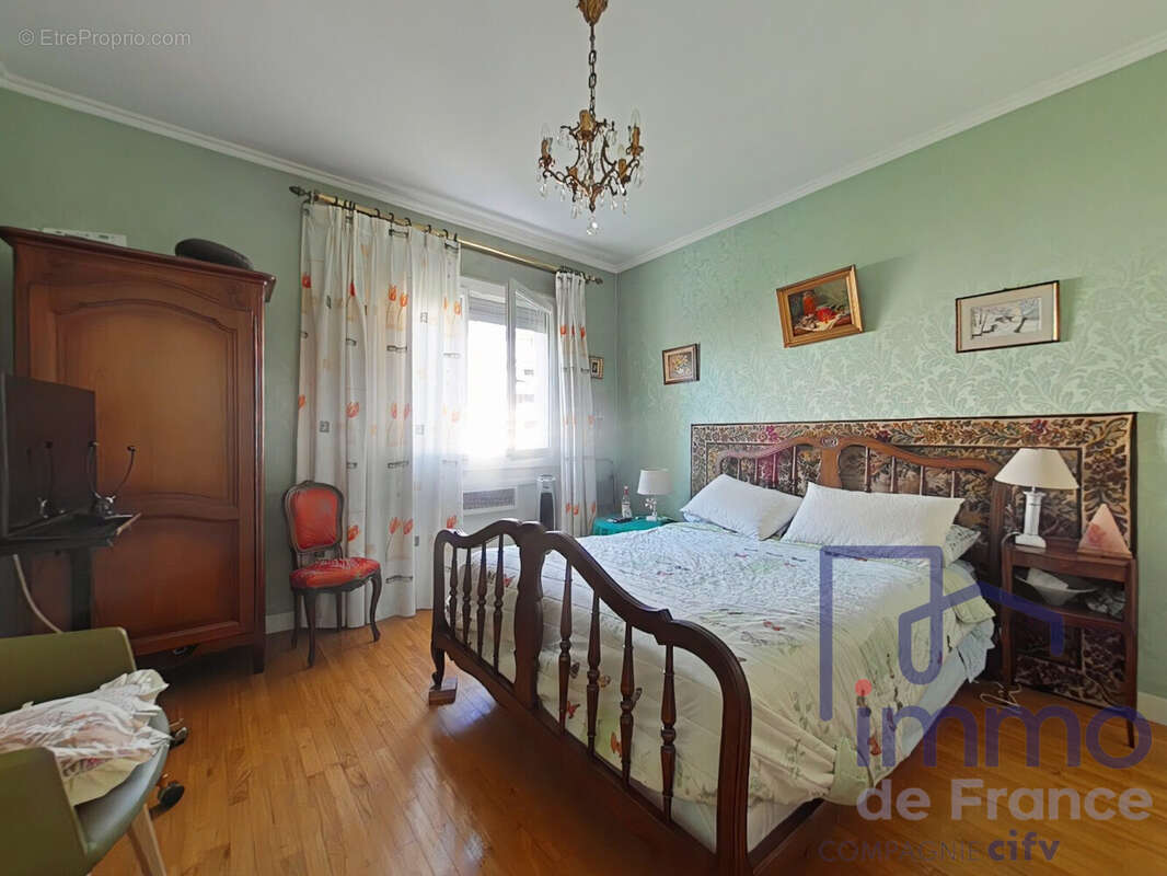 Appartement 71 m² à Saint-Etienne  - photo 9