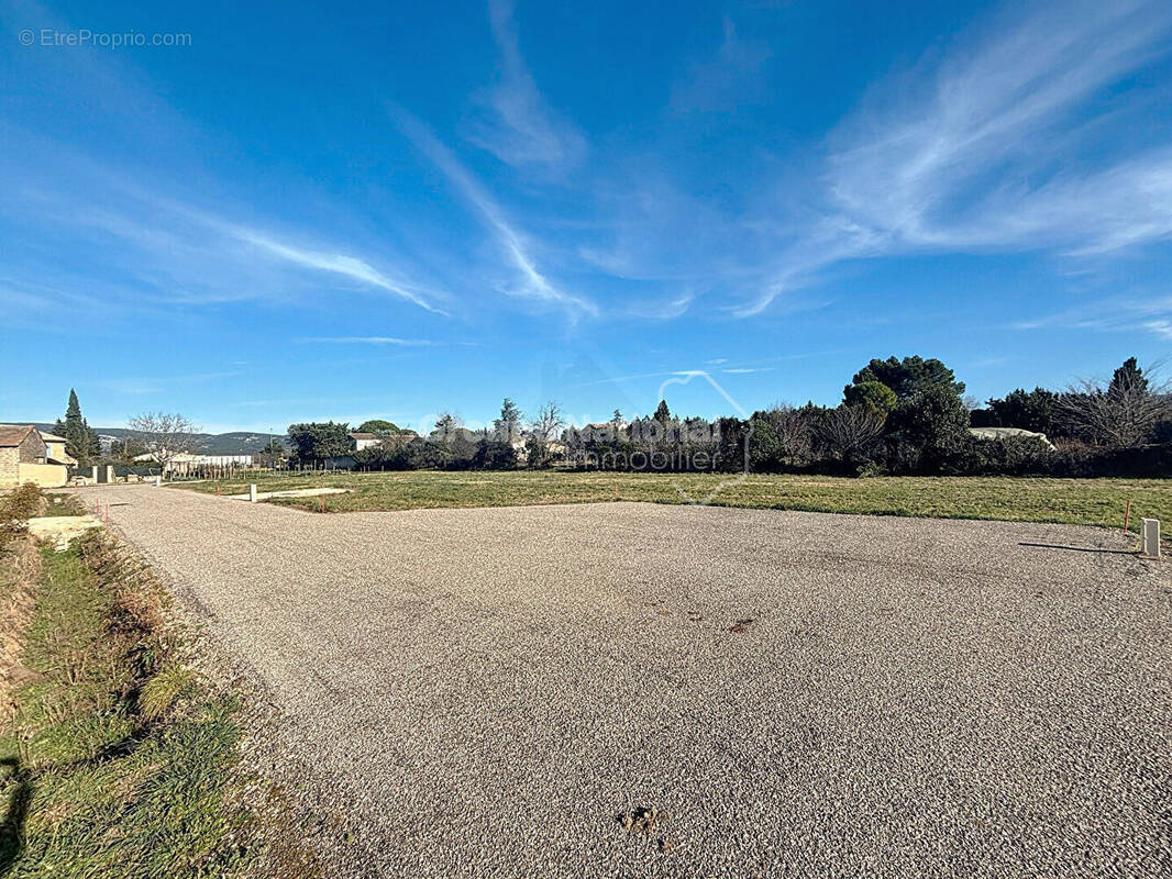 Terrain à L&#039;ISLE-SUR-LA-SORGUE