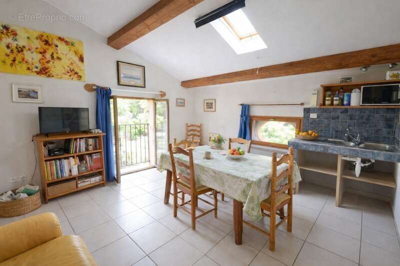 Maison à VENTABREN