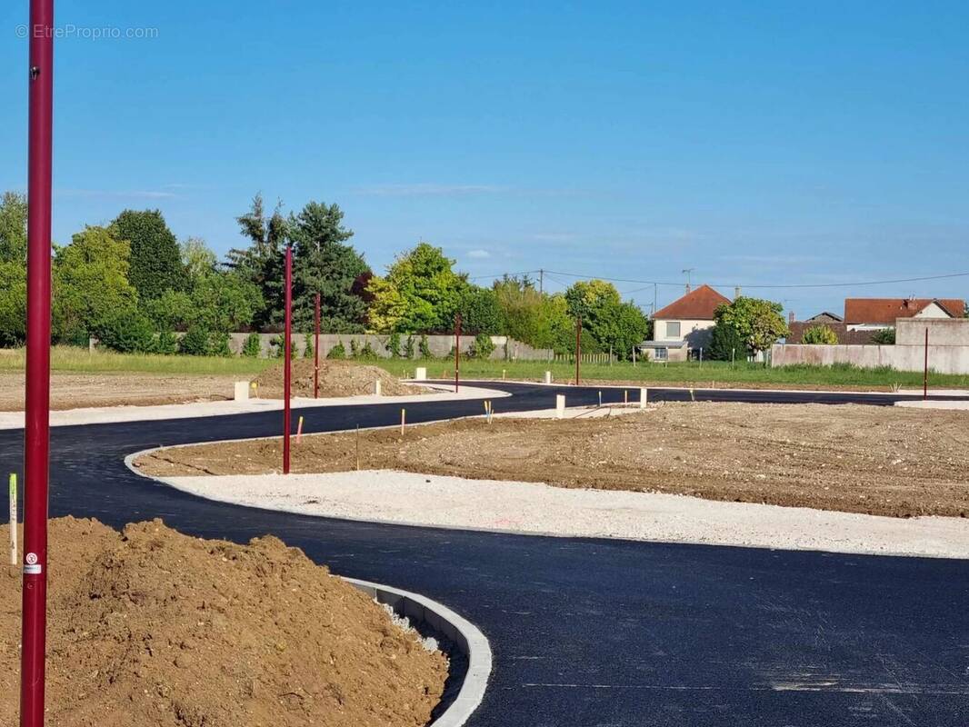 Terrain à GONDREVILLE