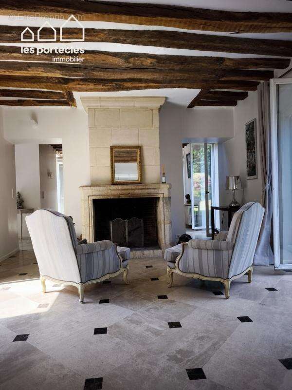 Demeure ancienne rénovée  11 pièces - 7 chambres - photo 4
