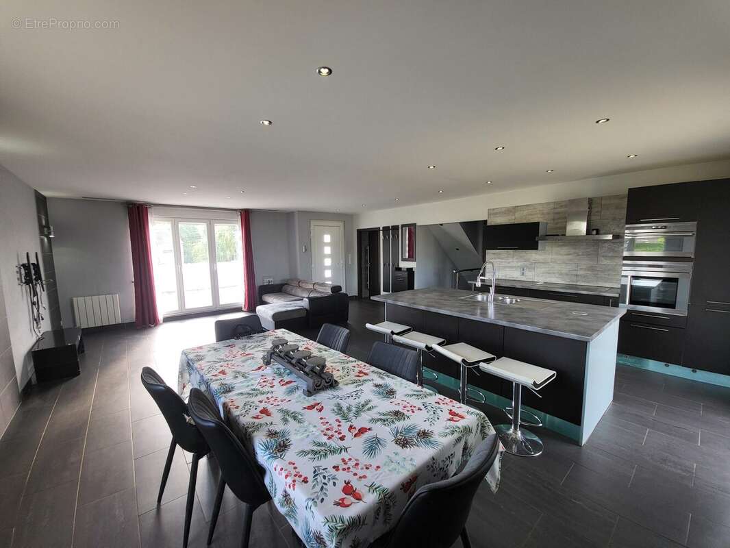 Maison 124 m² à Mercy-Le-Bas  - photo 3