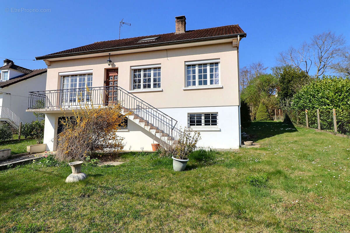 Maison à SAINT-ARNOULT-EN-YVELINES