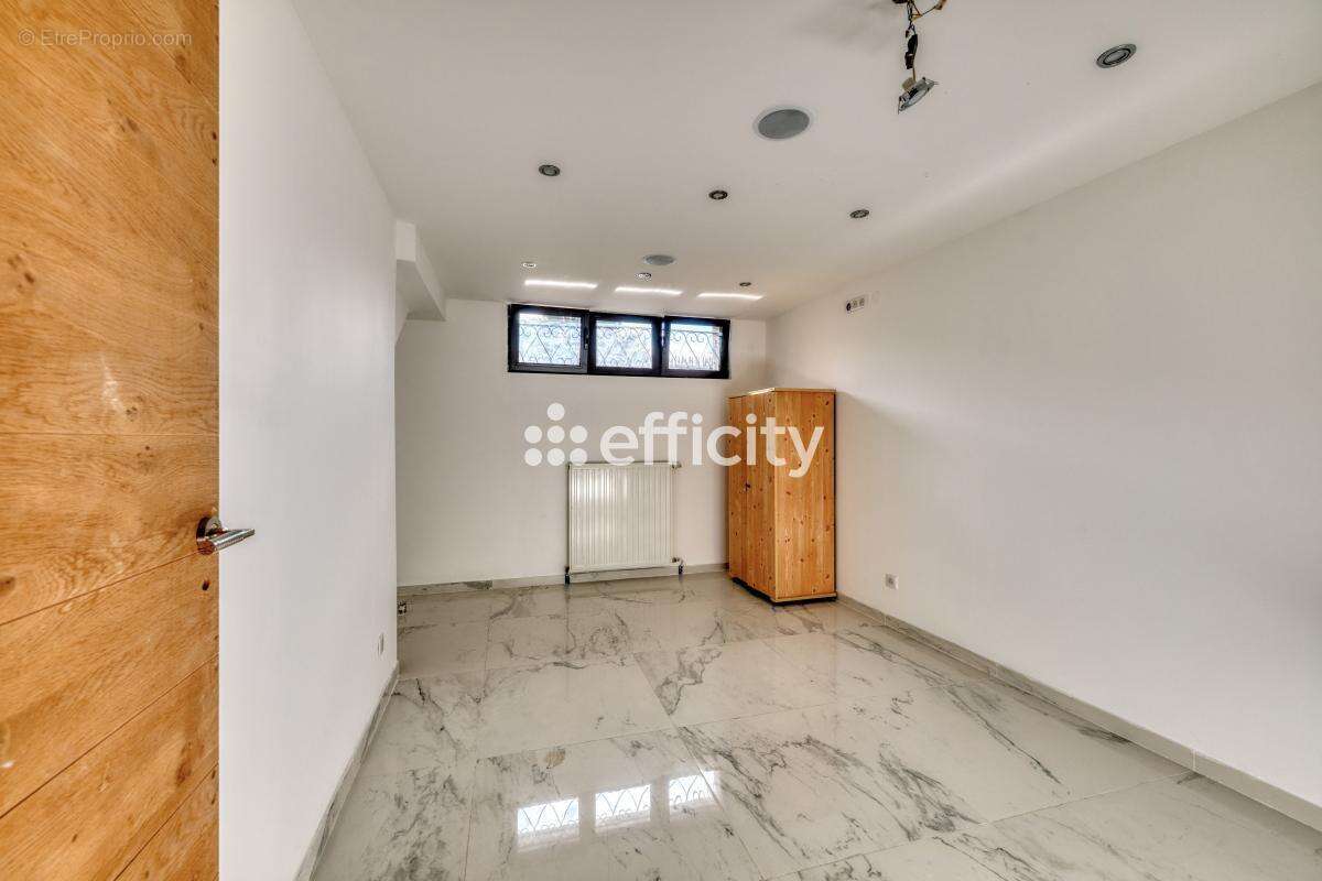 Maison à LE PLESSIS-TREVISE