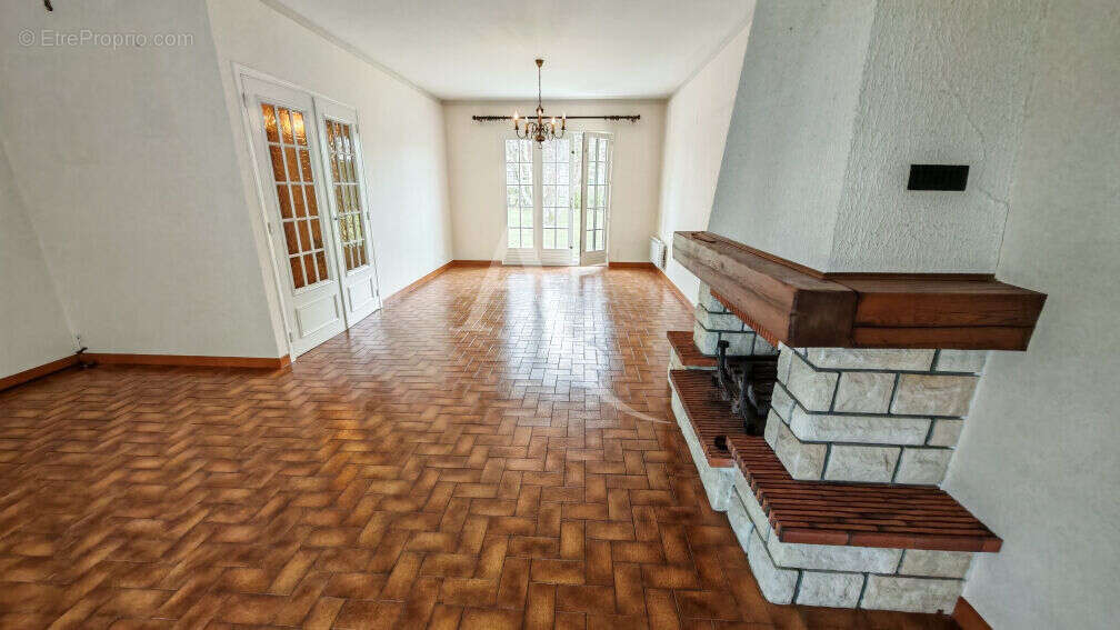 Maison à SAINT-MARTIN-D'HEUILLE