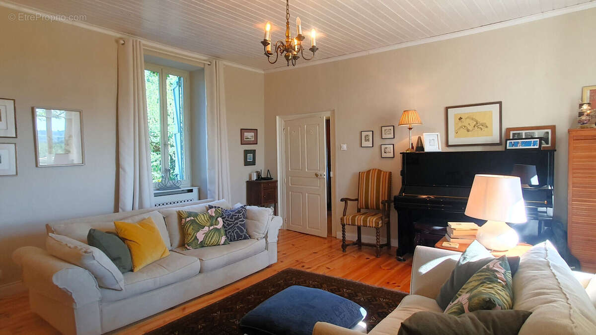 Propriété avec habitat et gite exceptionnel - photo 5