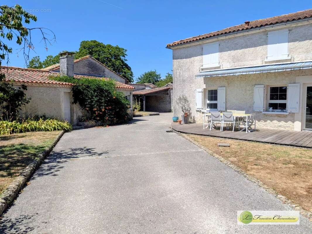 Charmante maison de 3 chambres à Puymoyen - photo 18