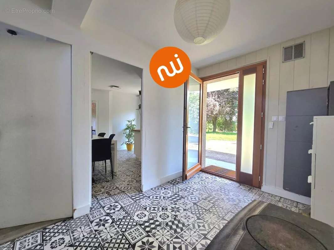 Maison 5 chambres 150m² avec garage et piscine - photo 16