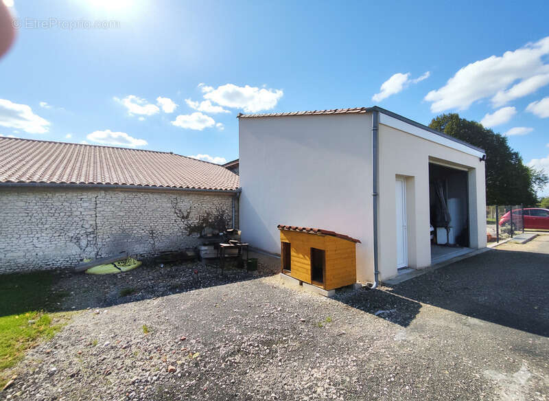 Maison à SAINT-CIERS-CHAMPAGNE
