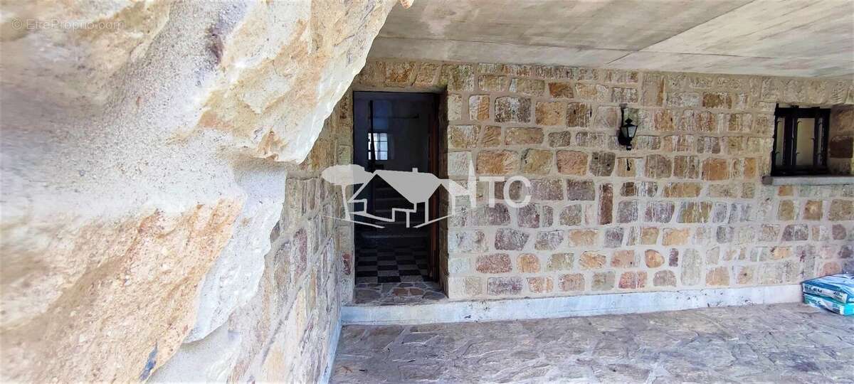 Maison à SAINT-PAUL-LE-JEUNE