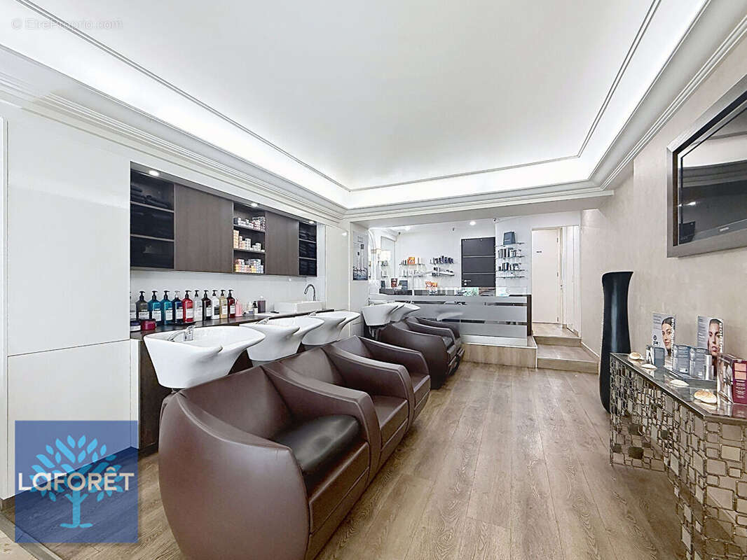 Cannes centre ? fonds de commerce salon de coiffure ? emplacement premium - photo 4